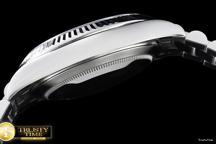 0118 RDD0207C – DayDate SunProtective 674